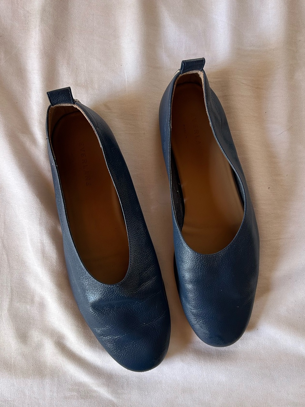 Everlane Navy Day Glove Leather Ballet Flats - Sleek Women’s Slip-Ons
